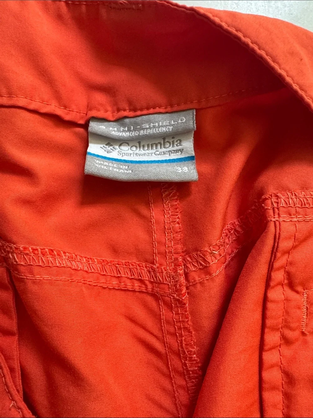 Columbia Performance Shorts - Picture 2 of 3